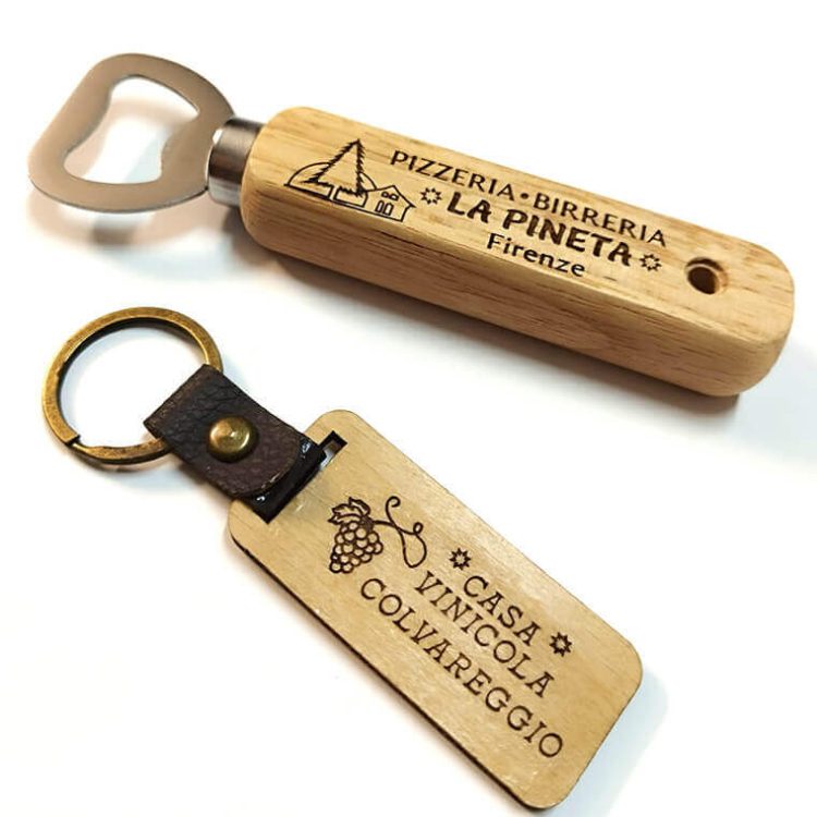 portachiavi, stappa bottiglie in legno incisi
