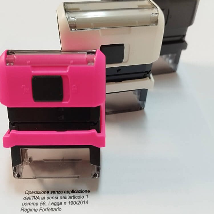 timbri di varie misure con macchinette automatiche e manuali